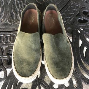 Tom’s olive green slip ons like new